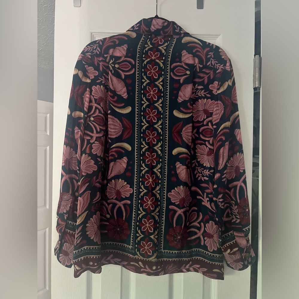 Farm Rio Shell Tapestry Button Down - Picture 5 of 6